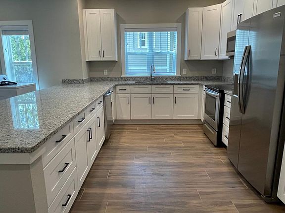 4th image of 1079 South Blvd