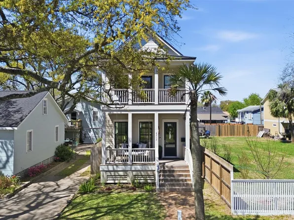 4712 Avenue Q, Galveston, TX 77551