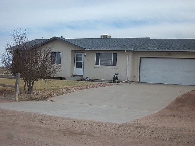 2nd image of 752 E Thistle Dr
