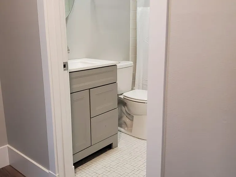 419 & 427 Bryant Ave NW — Photo 15