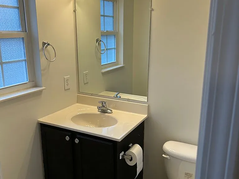 907 Mynders Ave — Photo 10