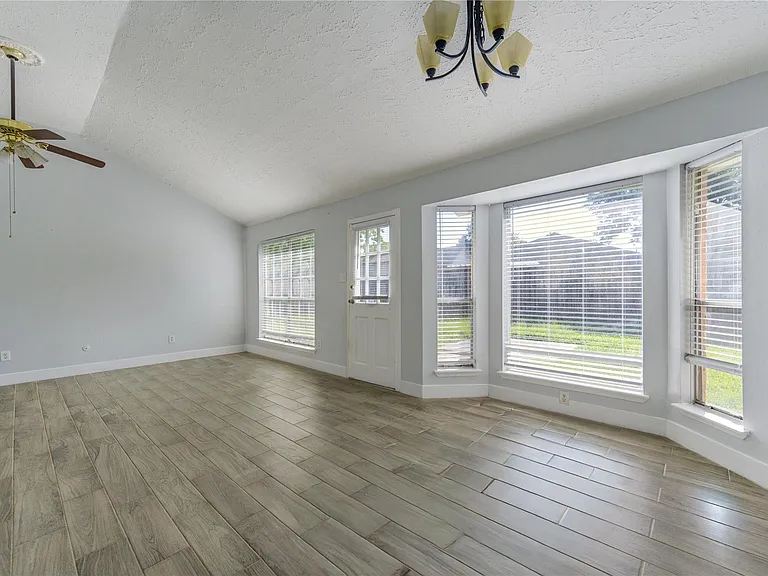 7506 Stone Pine Ln — Photo 6