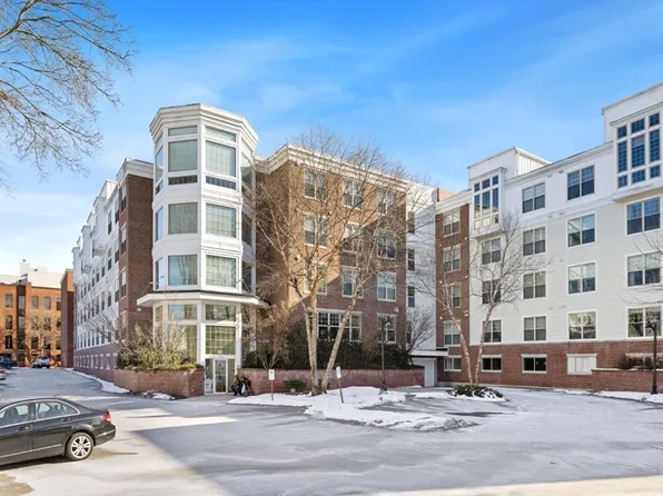 248 Albion St APT 231, Wakefield, MA 01880