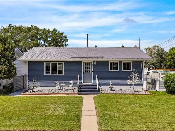 401 S 15th St E, Drumheller, AB T0J 0Y5