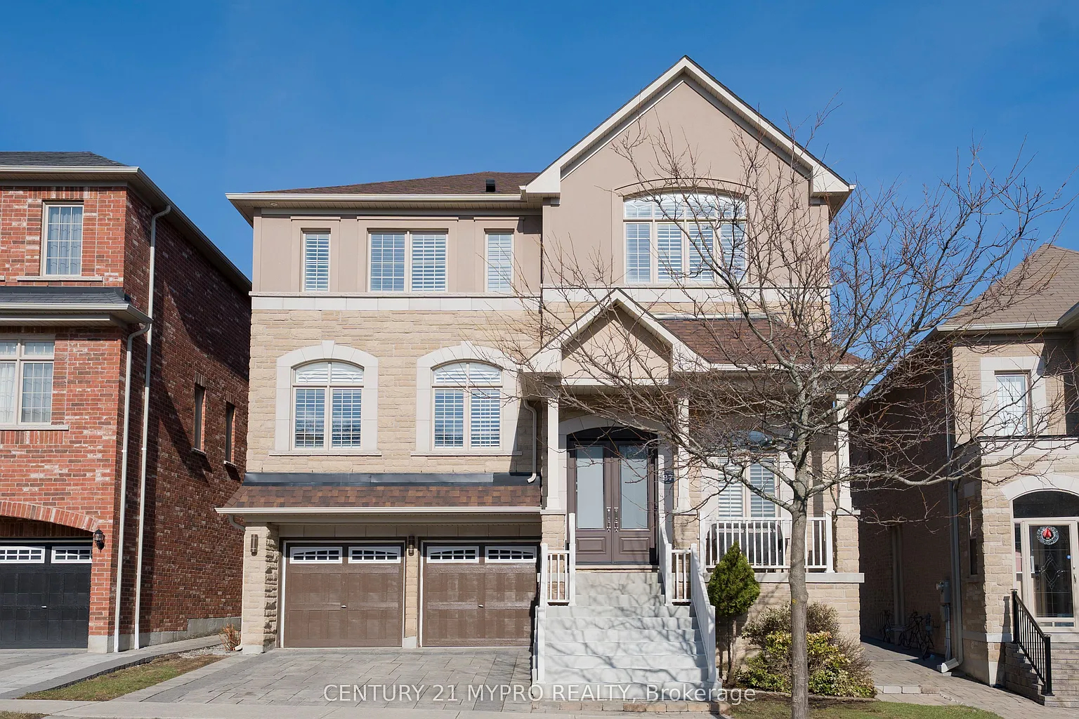87 Fred McLaren Blvd photo 1