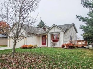 5695 Deer Trl W, Shoreview, MN 55126