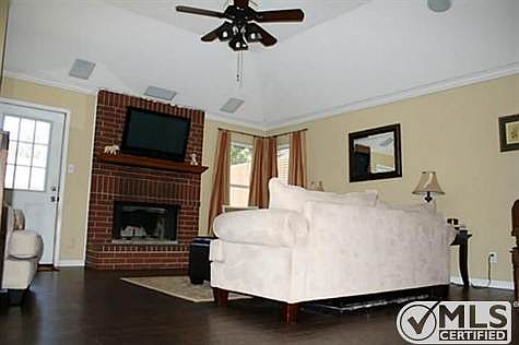 4th image of 5221 Goodman Dr