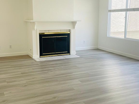 5th image of 126 Serra Ct