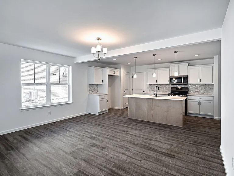 41 Long Bend Dr #14 — Photo 5