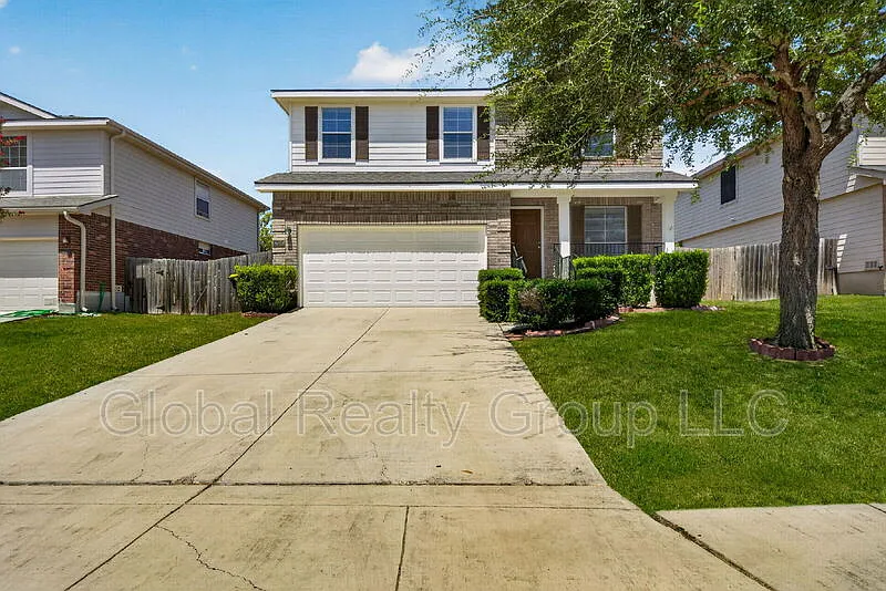 4 bed, 2.5 bath, 2487 sqft, $1,650 — Photo 1