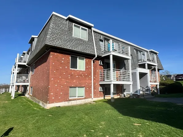 145 Essex Ave APT 501, Gloucester, MA 01930