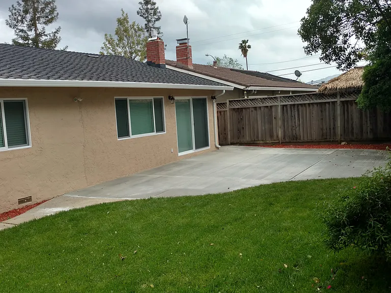 5685 Park Manor Dr — Photo 2