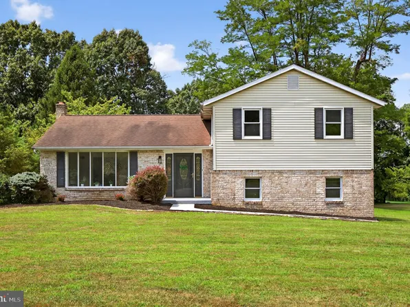 290 Montclair Rd, Gettysburg, PA 17325