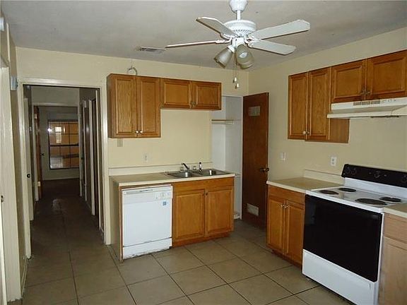 3rd image of 1309 Westcott Dr #A/b