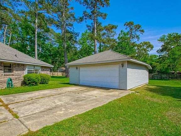 3rd image of 509 Water Oak Ln