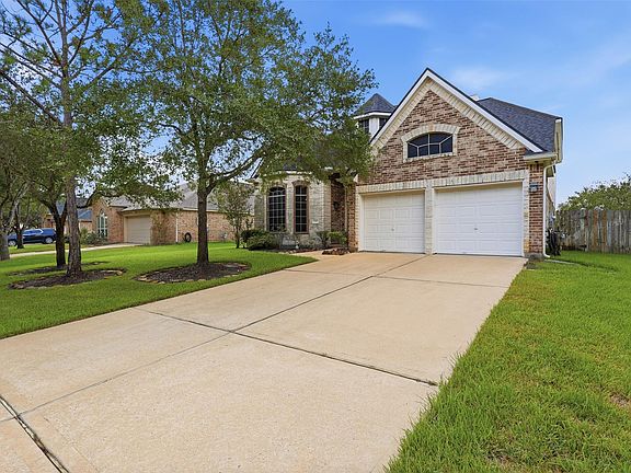 3rd image of 13806 Cove Landing Ln