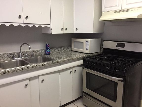2nd image of 7552-7554 Plum St