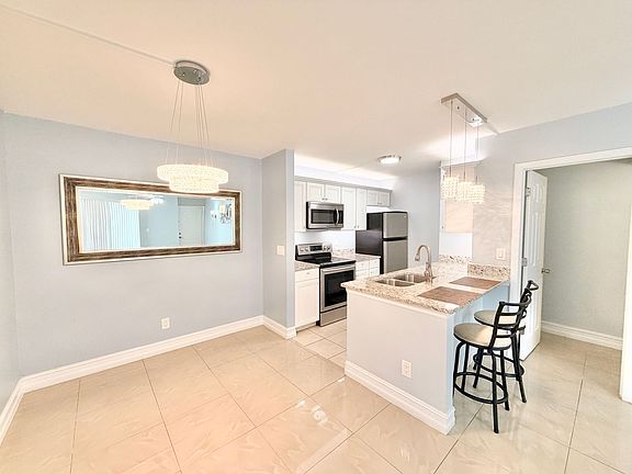 4th image of 150 Santa Clara Dr APT 4
