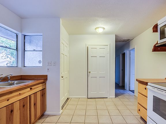 4th image of 6249 Churchfield Blvd