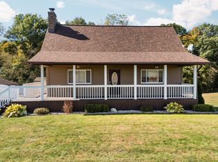 1131 N Searls Rd, Webberville, MI 48892