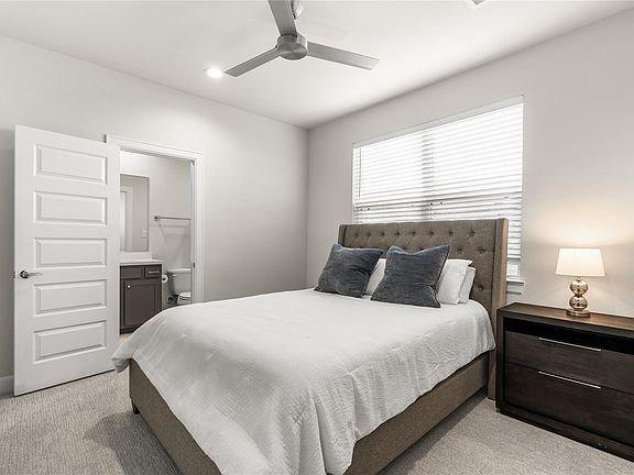 4th image of 3020 Charline Ave