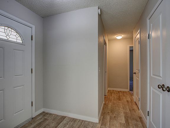 4th image of 2804 E Knoxville St