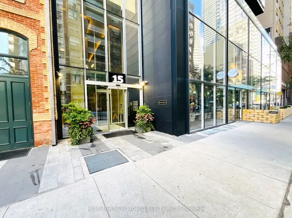 15 Grenville St, Toronto, ON
