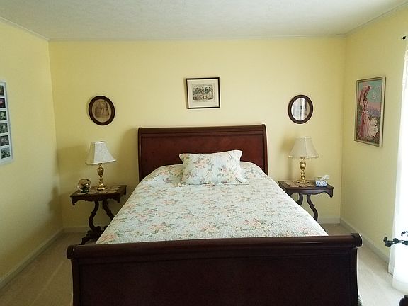 3rd image of 5701 Oak Bluff Ln