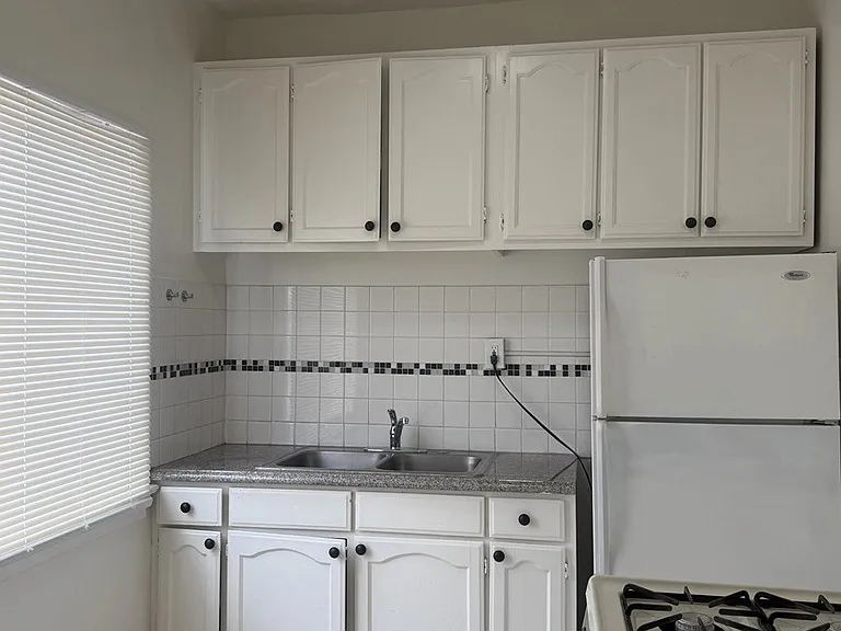 984 S. Oxford Avenue, — Photo 15