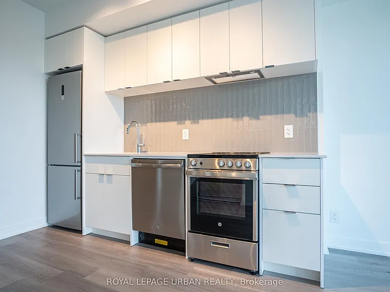 1660 Bloor St W #913 — Photo 5