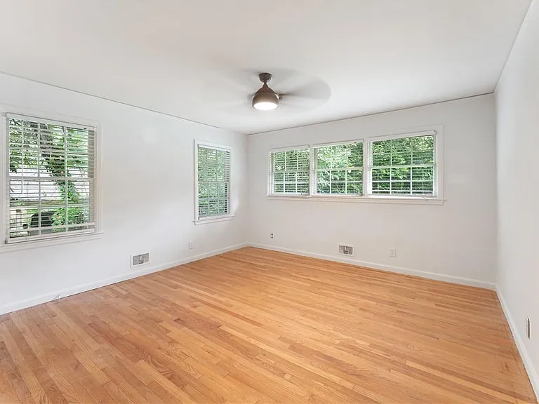 1685 Dunwoody Pl NE #TOP — Photo 10