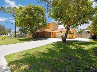 9073 Brandy Ln, Lake Worth, FL 33467