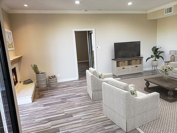 5th image of 502 San Vicente Blvd Unit 305