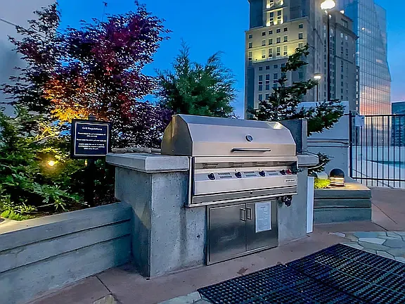 3324 Peachtree Rd NE #2210 — Photo 29