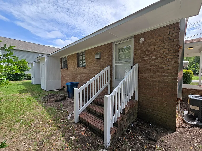424B Bryan St — Photo 14