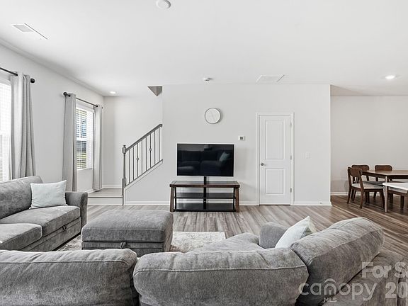 3rd image of 9709 Inkberry Dr
