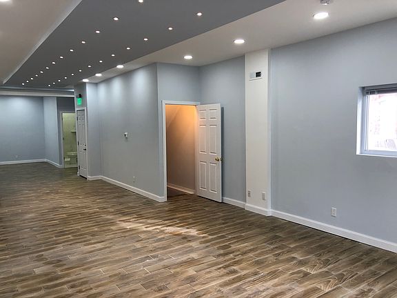5th image of 2637 E Clearfield St #1
