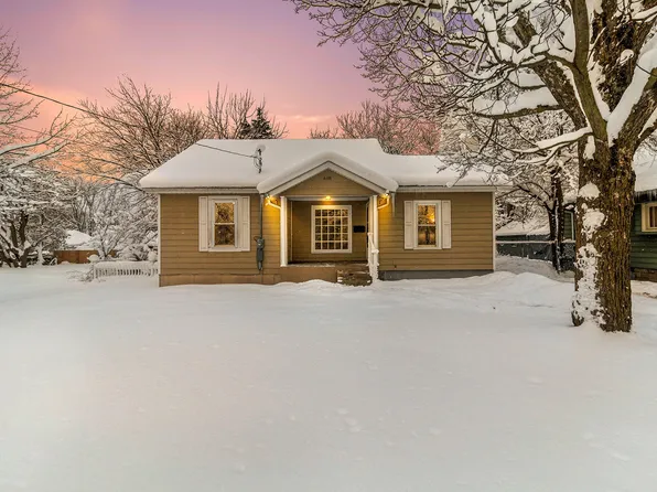 618 Leonard St NE, Grand Rapids, MI 49503