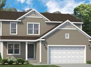 W197N16626 Ridgeway Dr, Jackson, WI 53037