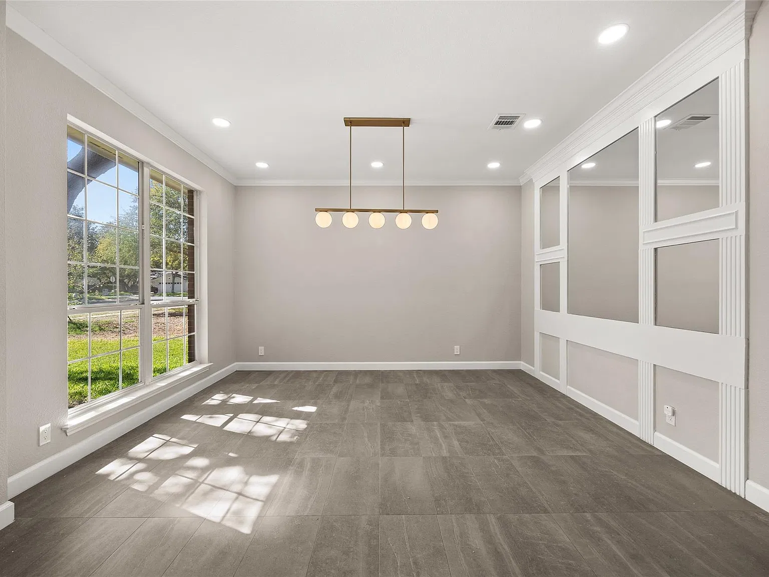 3 bed, 2.0 bath, 2049 sqft, $4,750 — Photo 4