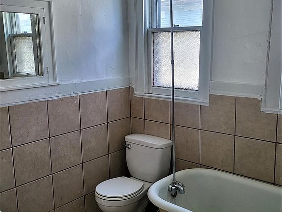 3rd image of 288 Coit St #1