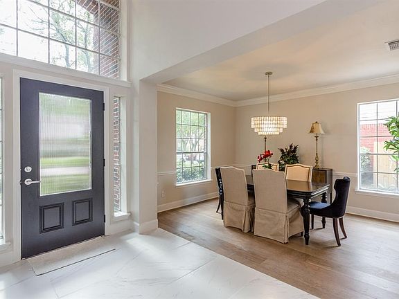 4th image of 2439 Plantation Bend Dr