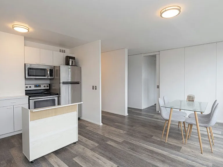 2403 N Lakeview Ave #1 — Photo 3