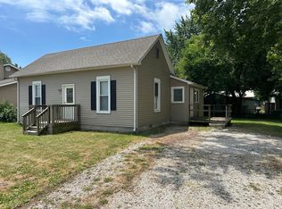 1007 6th St, Pawnee, IL