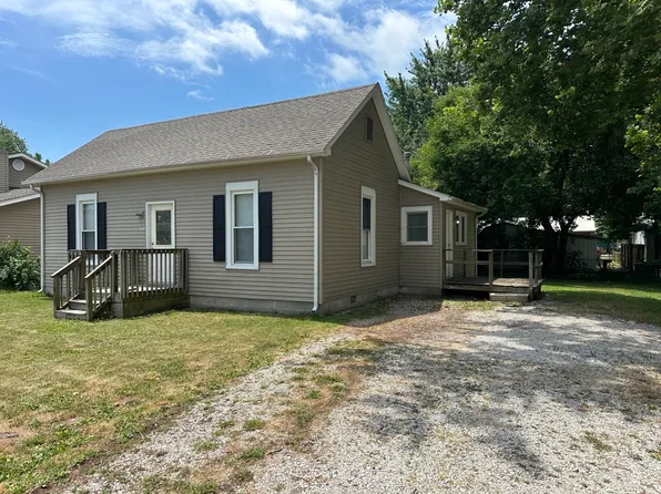 1007 6th St, Pawnee, IL 62558