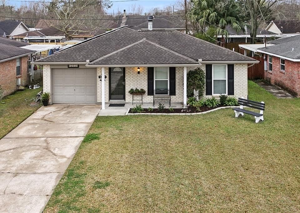 1st image of 251 Janet Dr