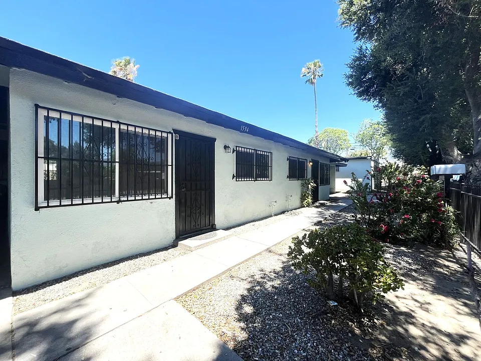 RV T 1594 B&C Sepulveda Ave