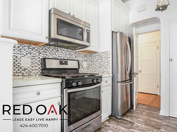 4th image of 451 S Cochran Ave APT 202