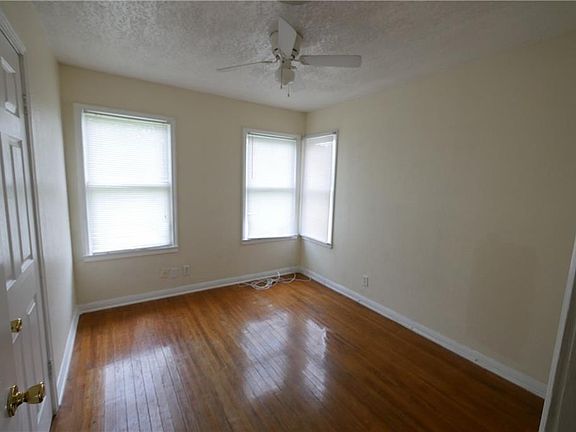 5th image of 4462 Carlton St
