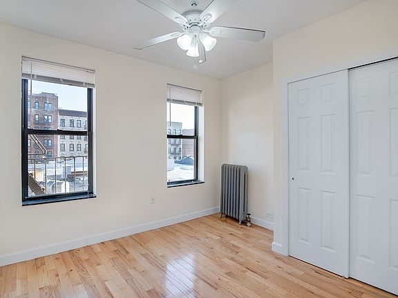 5th image of 4060 Broadway #22B